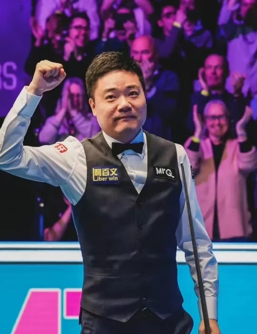 关东雪豹队鏖战关东暴熊队,排球淘汰赛惊险晋级,核心复出即建功。冲刺阶段不容有失